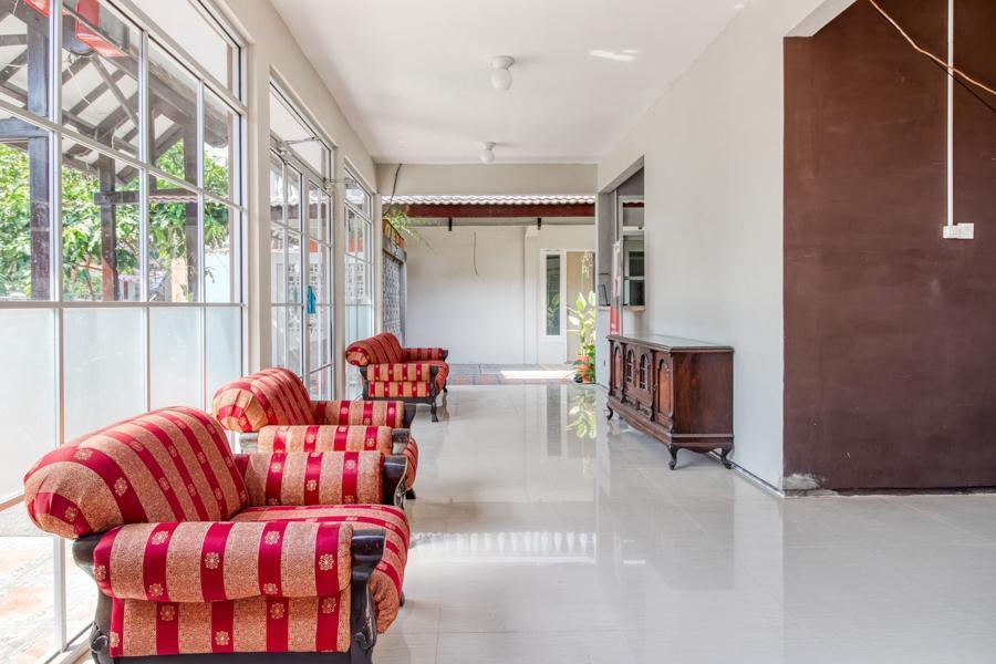 Reddoorz Near Malioboro Tugu Station Jogja Otel Yogyakarta Dış mekan fotoğraf