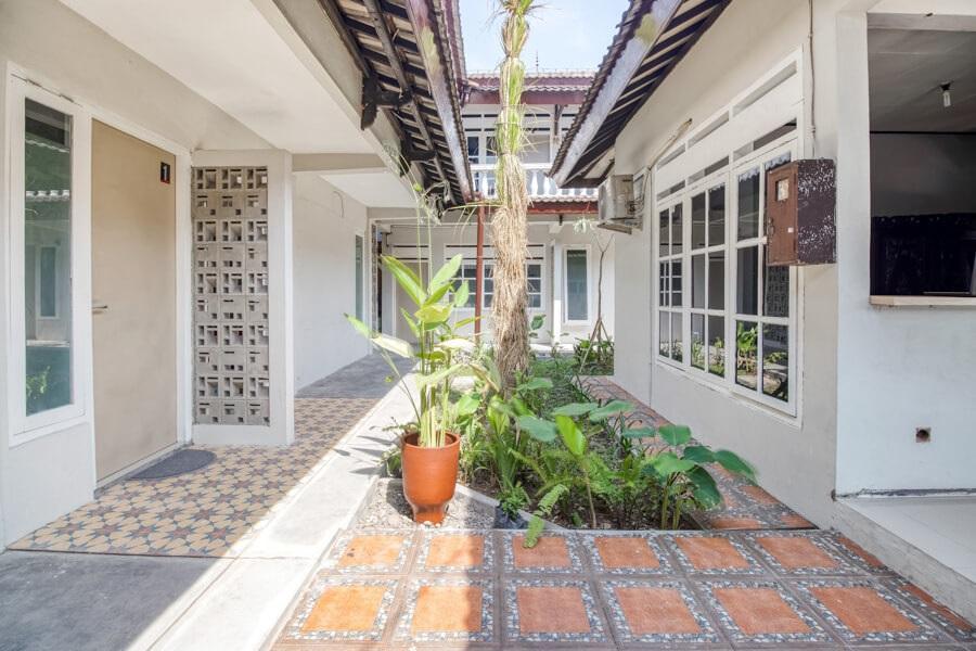 Reddoorz Near Malioboro Tugu Station Jogja Otel Yogyakarta Dış mekan fotoğraf