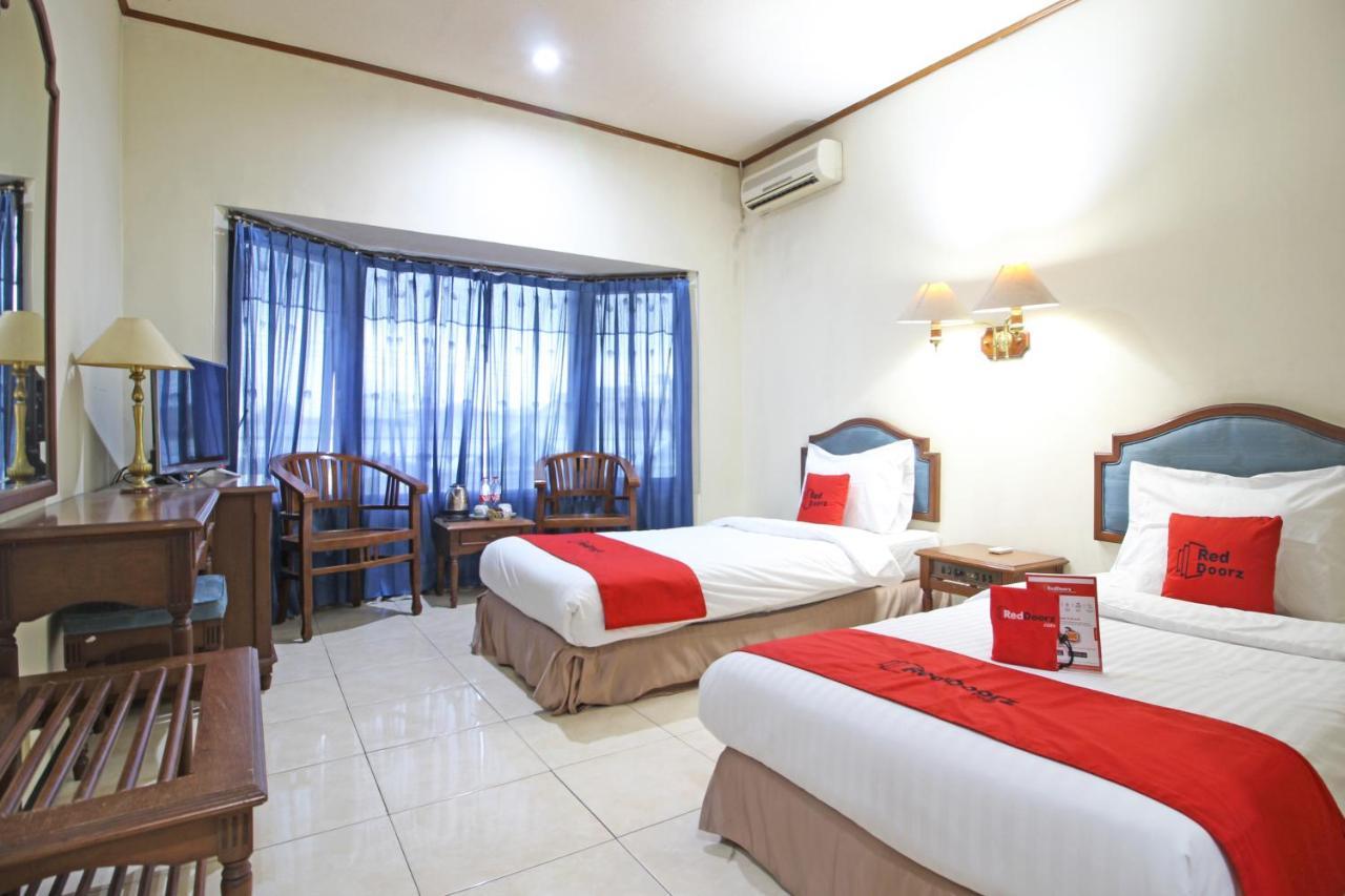 Reddoorz Near Malioboro Tugu Station Jogja Otel Yogyakarta Dış mekan fotoğraf