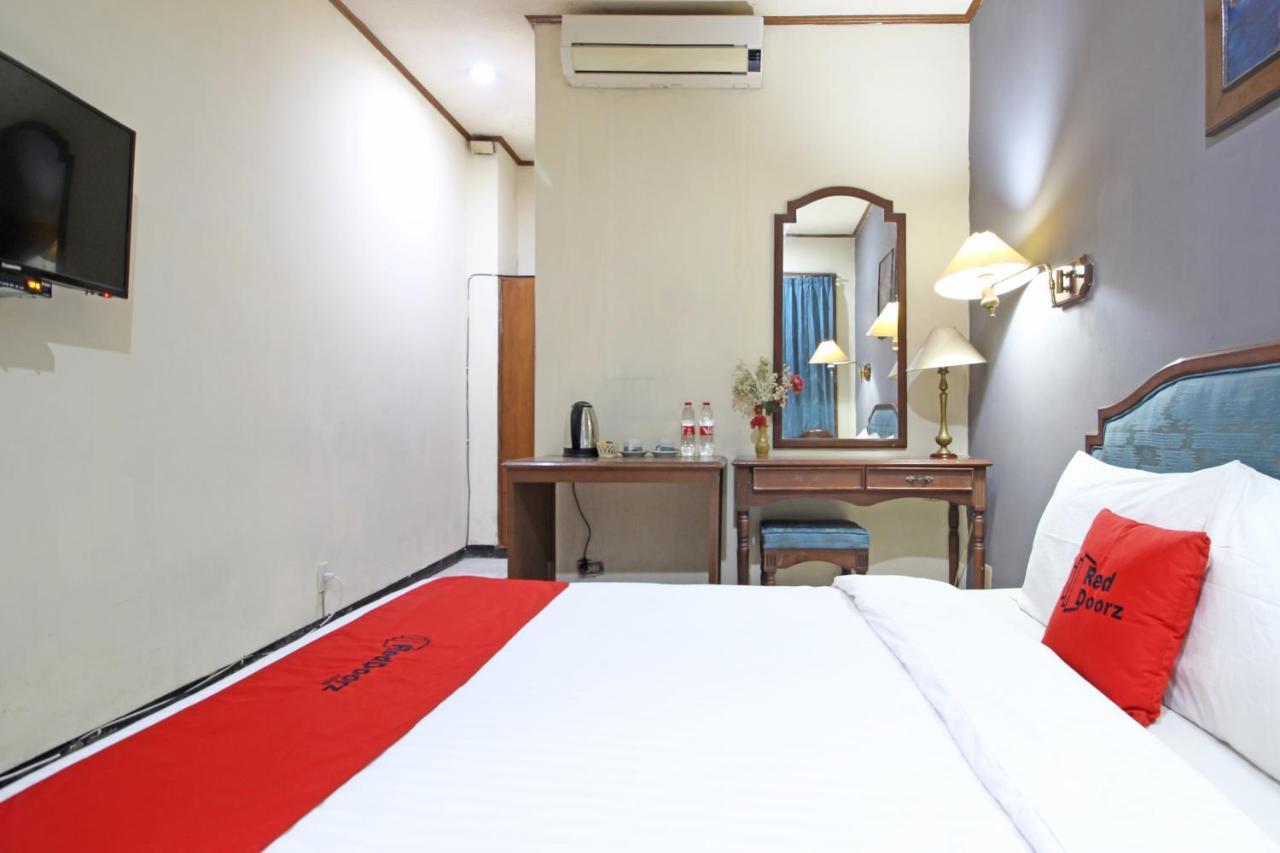 Reddoorz Near Malioboro Tugu Station Jogja Otel Yogyakarta Dış mekan fotoğraf