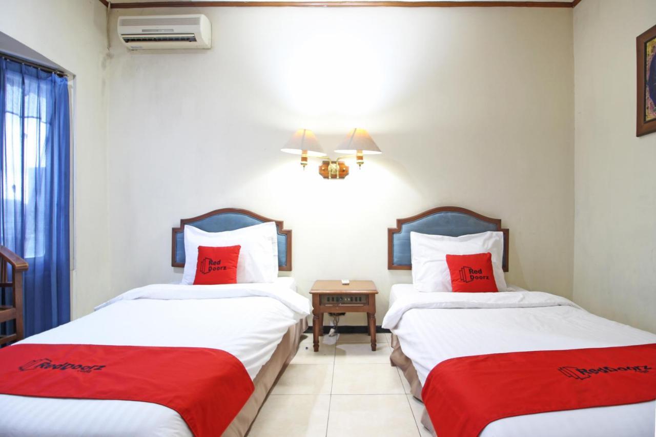 Reddoorz Near Malioboro Tugu Station Jogja Otel Yogyakarta Dış mekan fotoğraf