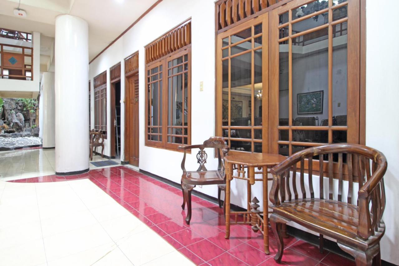 Reddoorz Near Malioboro Tugu Station Jogja Otel Yogyakarta Dış mekan fotoğraf