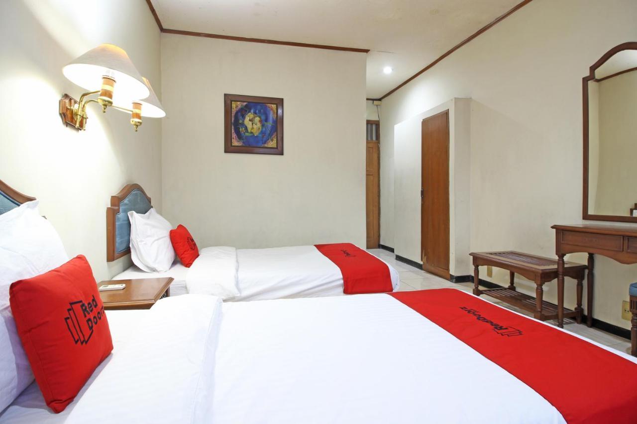 Reddoorz Near Malioboro Tugu Station Jogja Otel Yogyakarta Dış mekan fotoğraf