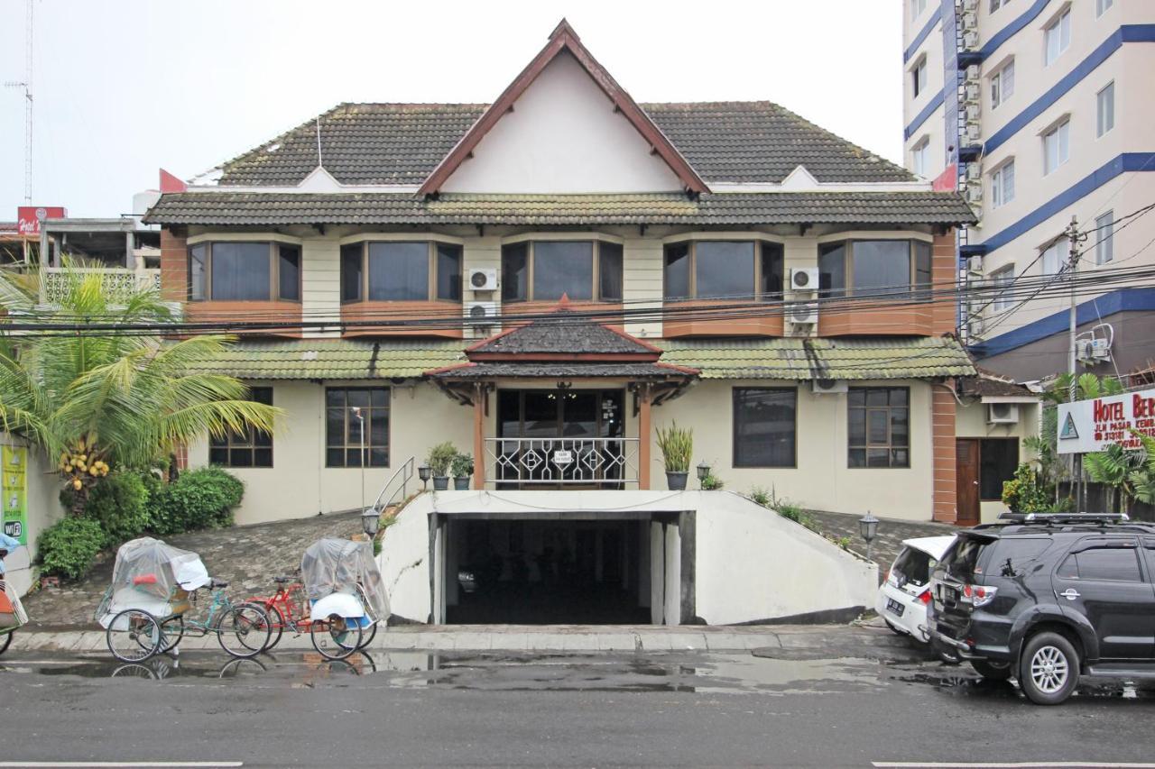 Reddoorz Near Malioboro Tugu Station Jogja Otel Yogyakarta Dış mekan fotoğraf