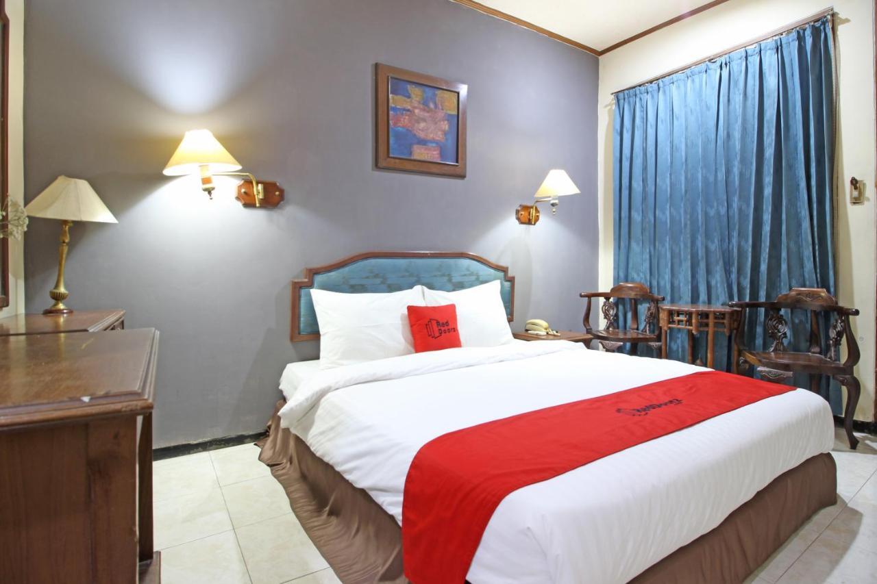 Reddoorz Near Malioboro Tugu Station Jogja Otel Yogyakarta Dış mekan fotoğraf