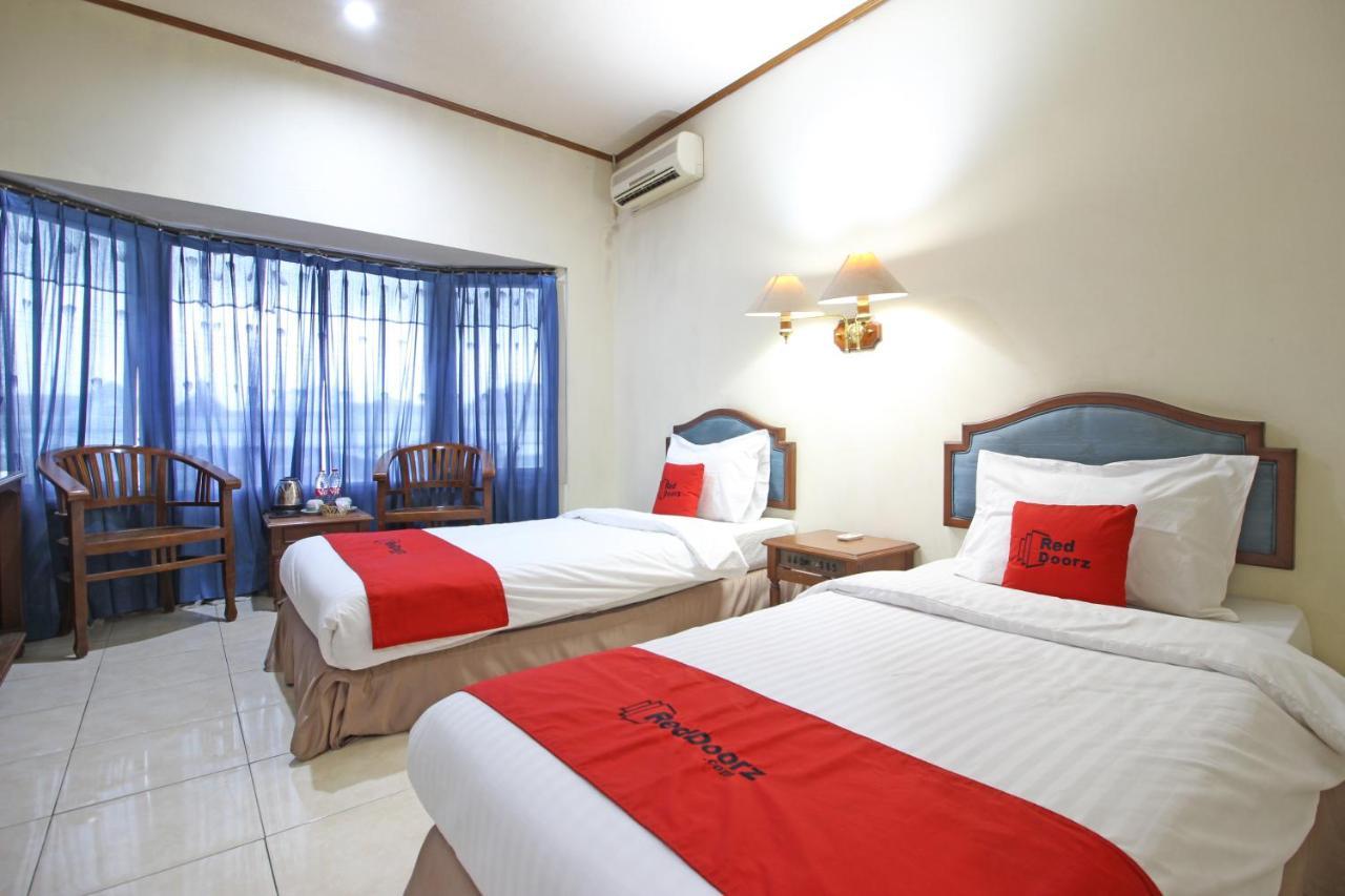 Reddoorz Near Malioboro Tugu Station Jogja Otel Yogyakarta Dış mekan fotoğraf